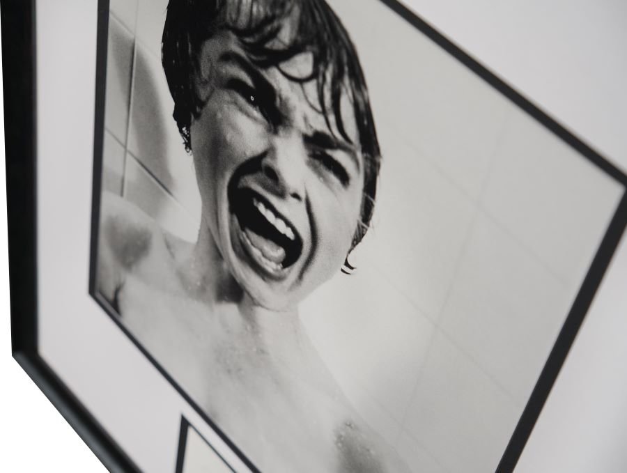 Psycho White Card Photograph Framed Display Signed By Janet Leigh - Memorabilia Framers Shop