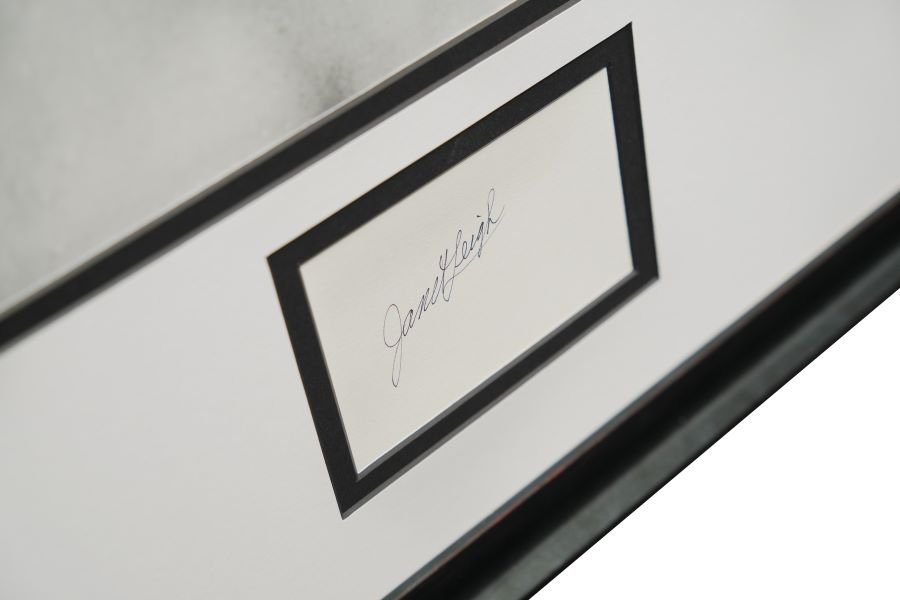 Psycho White Card Photograph Framed Display Signed By Janet Leigh - Memorabilia Framers Shop