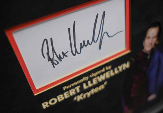 Red Dwarf Signed photo display by Danny John-Jules,Chris Barrie,Craig Charles, Robert Llewellyn - Memorabilia Framers Shop